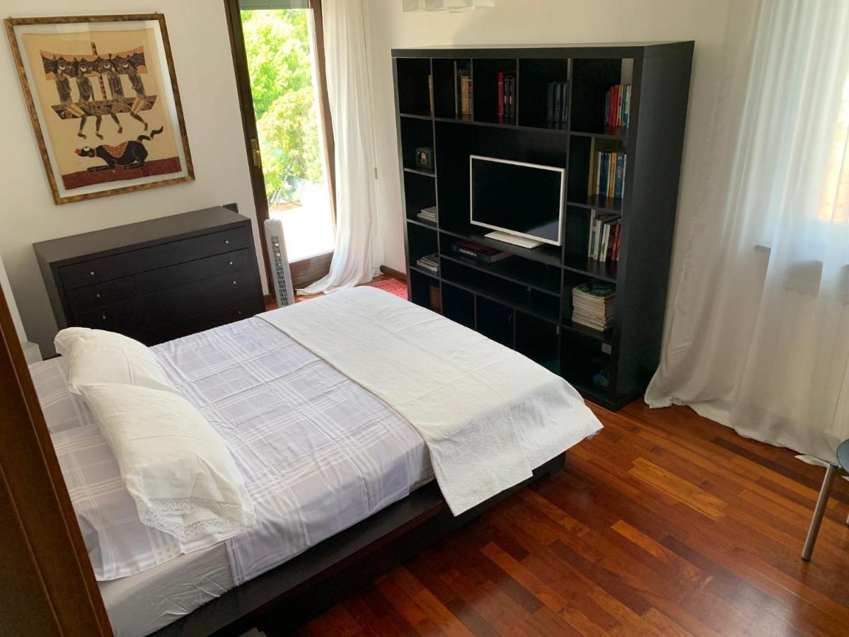 Near Como, Charming Apartment With Fireplace Grandate Exteriér fotografie