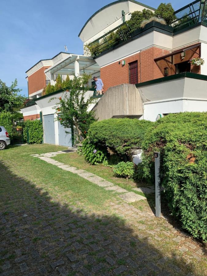 Near Como, Charming Apartment With Fireplace Grandate Exteriér fotografie